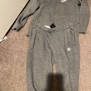 nike jacket and pant set